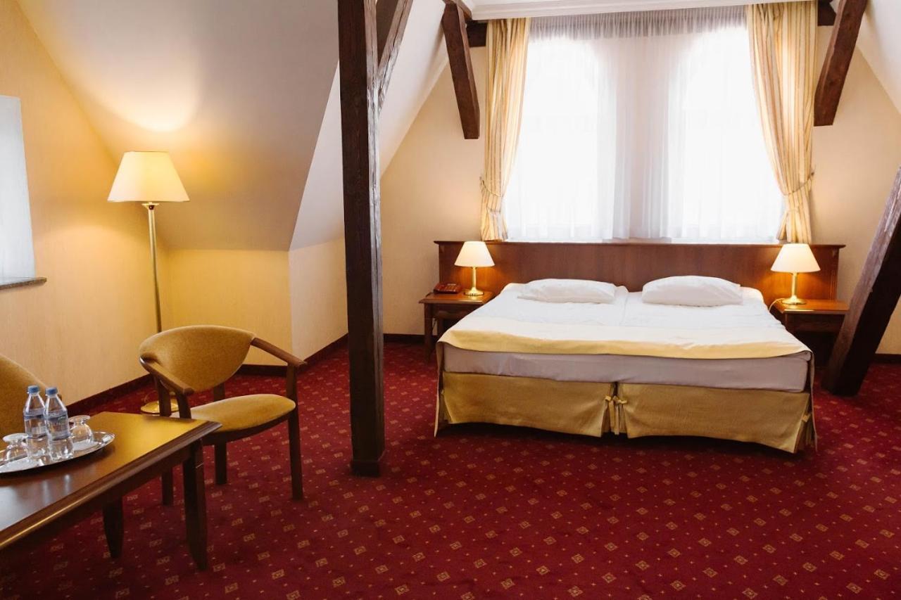 Hotel Jakub Sobieski Ohlau Exterior foto